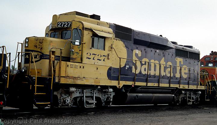 ATSF 2727 - GP30.jpg